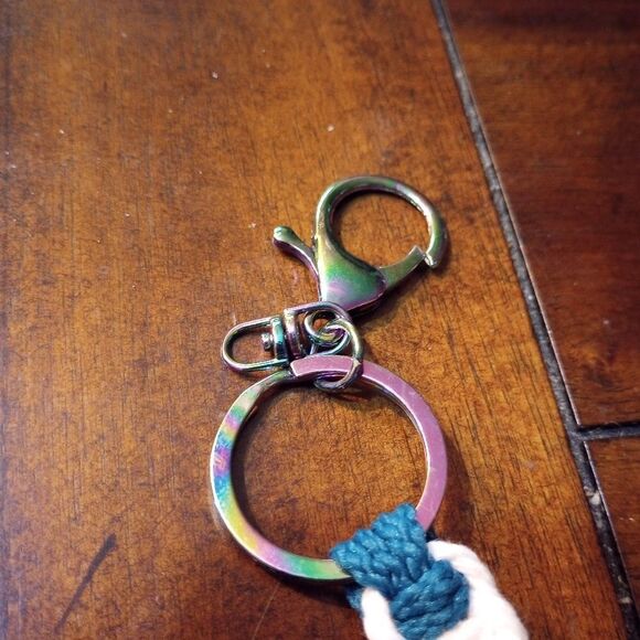 Handmade macrame key chain  - Picture 4 of 5